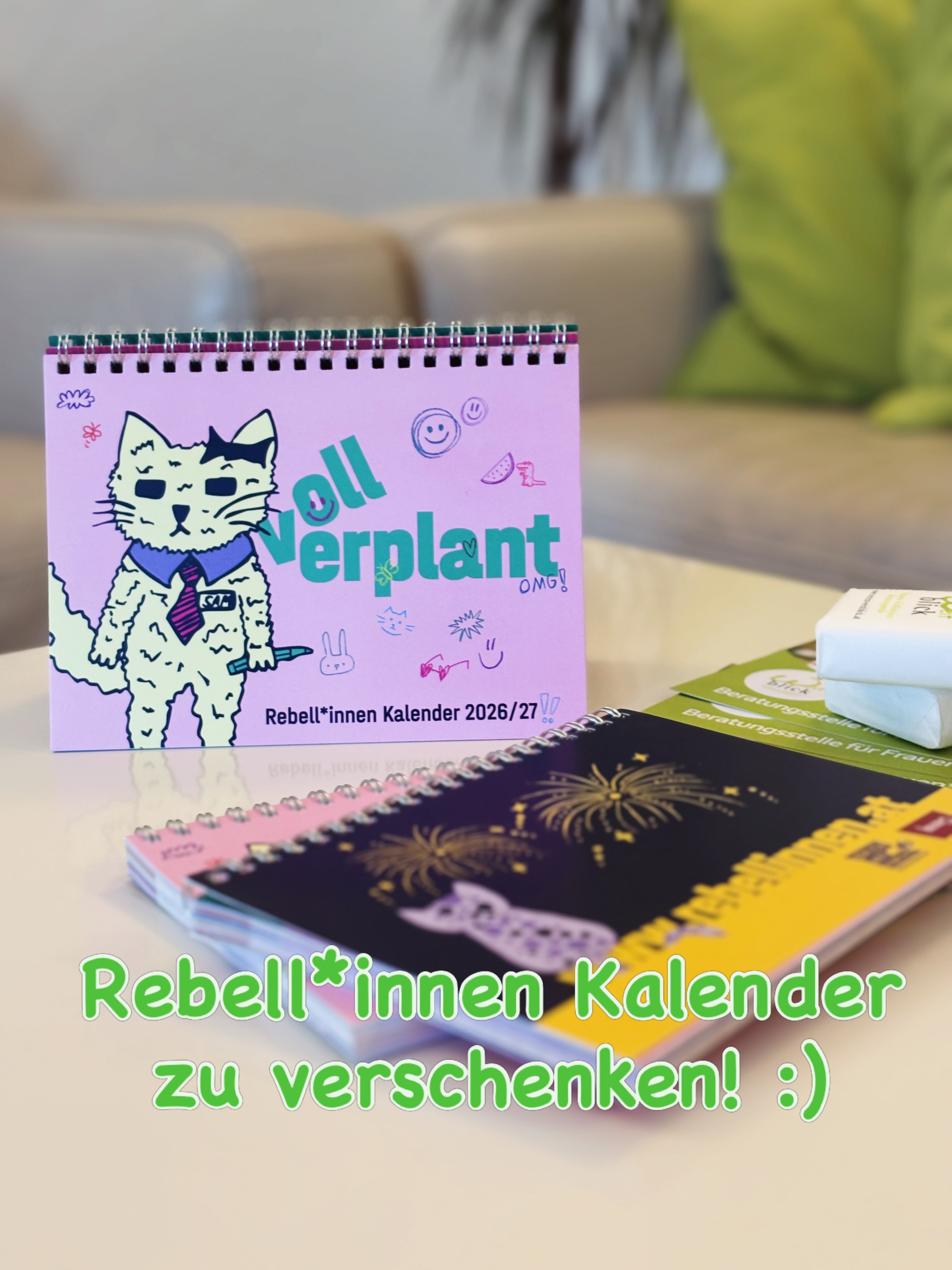 Auch in diesem Jahr haben wir wieder Rebell*innen Kalender & Weitblick Goodies zu verschenken! 🙌😊 Die Kalender von @verein_amazone können bei uns bestellt werden unter office@verein-weitblick.at - wir schicken sie euch gerne per Post zu (wenn ihr ohnehin bei uns seid, geben wir sie gerne gleich mit). Da es nur eine begrenzte Stückzahl gibt, können nur jene einen bekommen, die zuerst anfragen (max. 3 Kalender pro Anfrage). Ihr könnt euch ansonsten aber auch gerne direkt an @verein_amazone wenden. 😊 #rebellinnen #kalender #goodies #mädchenberatung #frauenberatung